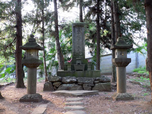 大井夫人の墓