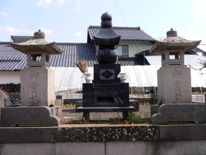 武田信繁の墓