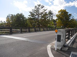 芦間川流路工