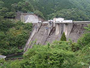 横山ダム