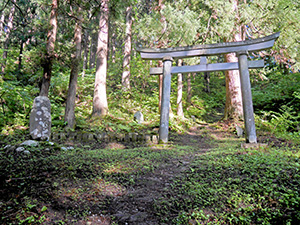 松苧神社本殿　新潟県十日町市