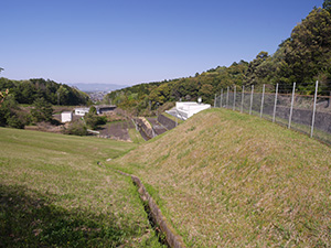 菰野調整池　ダム印