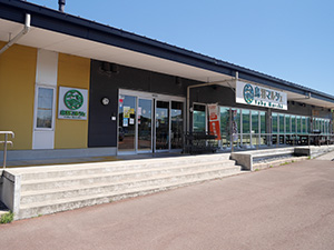 鳥羽河内ダムカレー　マルシェレストラン